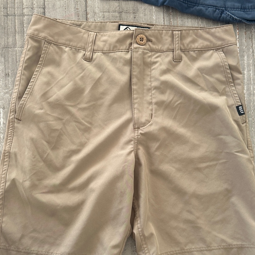 Reef Men's Khaki Flat Front Shorts
